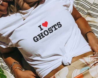J’aime les fantômes Halloween T-Shirt / Ghost Love Halloween Tee / I Heart Ghosts T-Shirt / Cute Halloween Cropped Tee / US Printing & Shipping