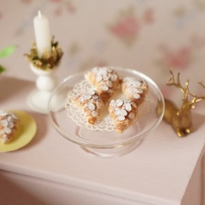 Miniature Almond Croissant – 1:12 Scale Dollhouse Food | French Pastry Bakery Accessory | Handmade Polymer Clay Mini