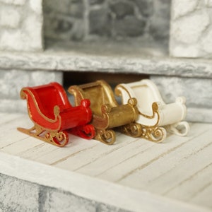 1:12 Scale Santa Sleigh Home Decor | Dollhouse Miniature Decor