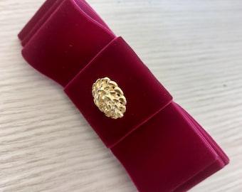 Handmade Velvet Hair Clip with Vintage Cameo – Elegant Gift for Her, Victorian-Inspired Hair Accessory