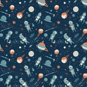 Pu&ograve; includere: Uno schema senza cuciture con una variet&agrave; di illustrazioni a tema spaziale, tra cui astronauti, pianeti, stelle e astronavi. Lo sfondo &egrave; blu scuro con una texture leggermente punteggiata.