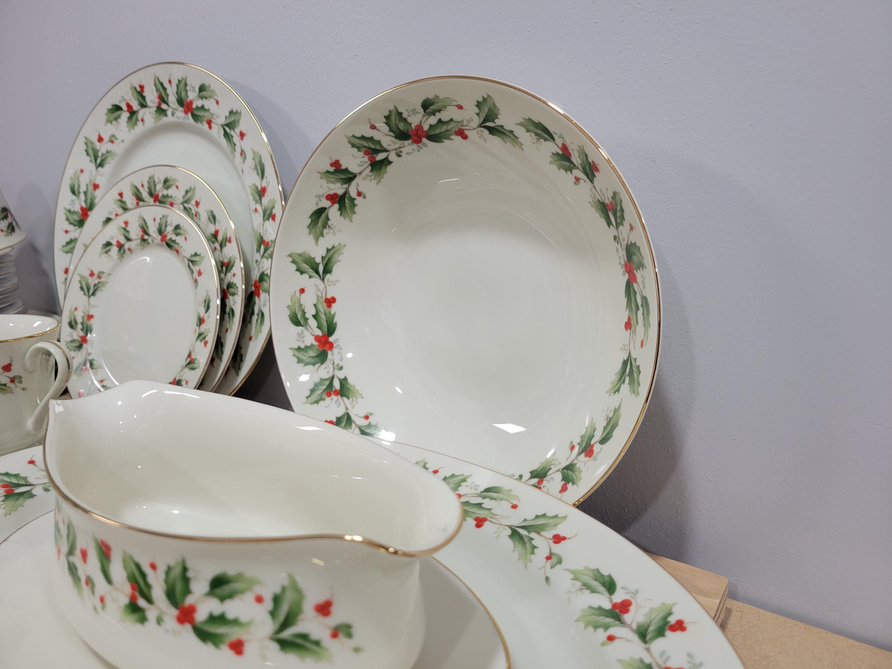 Royal Gallery / the Trimmings Holly Christmas Japan Fine China