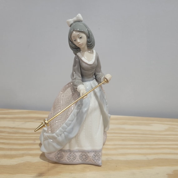 Retired Lladro Jolie Girl Figurine #5210 --- Missing Parasol Tip