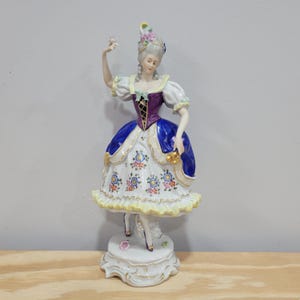 Dresden Style 9&quot; Porcelain Figurine #Dancing Victorian Woman