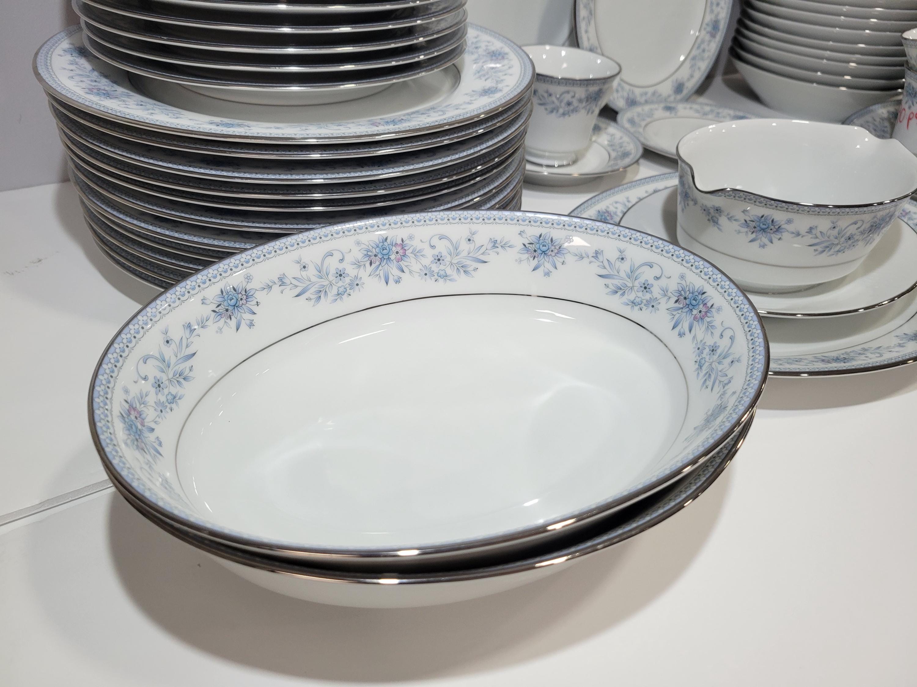 Noritake  ブルーヒル　ディナーセット① Noritake Blue Hill Fine China Place Setting --- PICK --- - Etsy