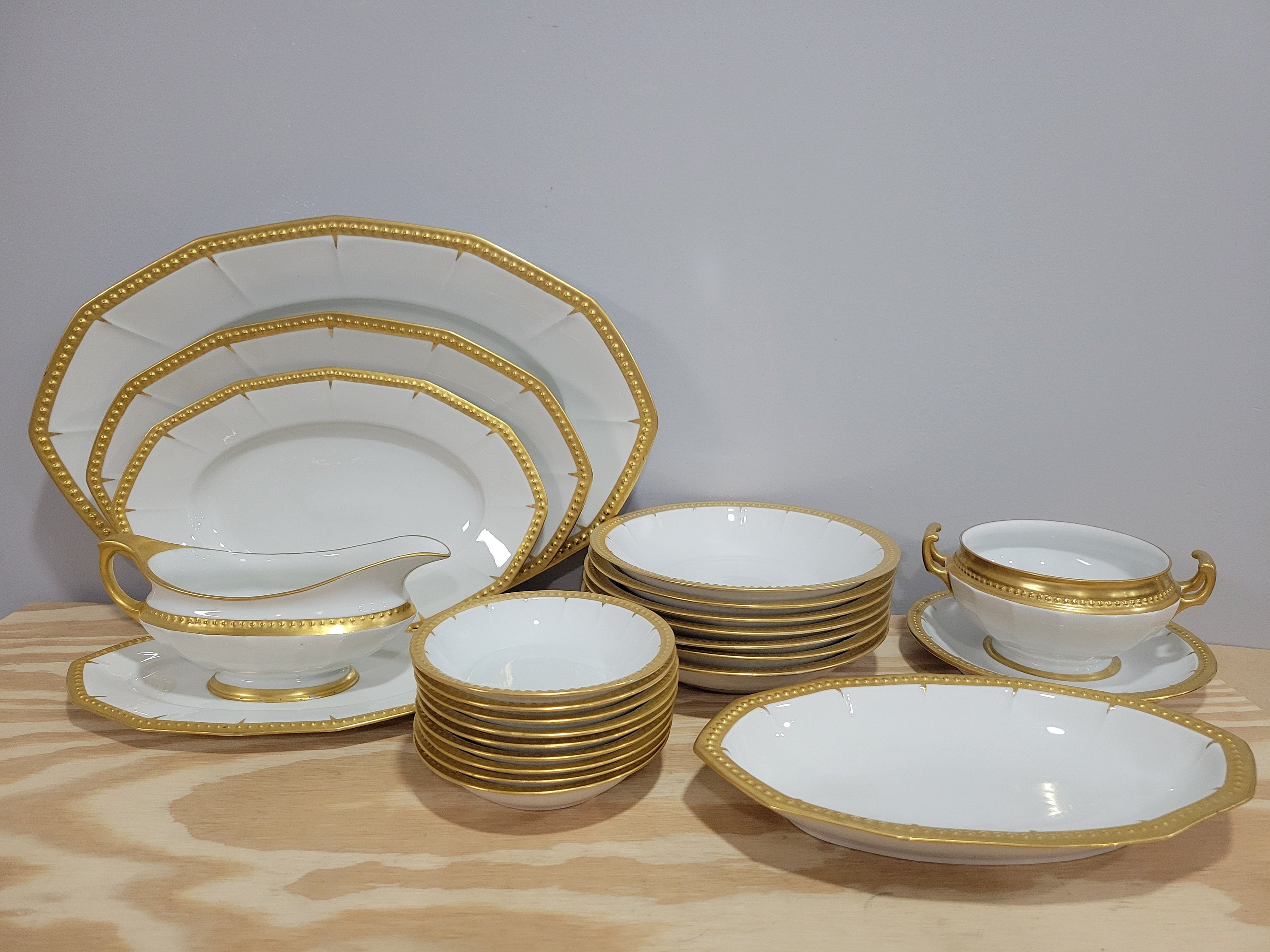 Hutschenreuther Selb LHS Bavaria Solid Gold Trim Porcelain