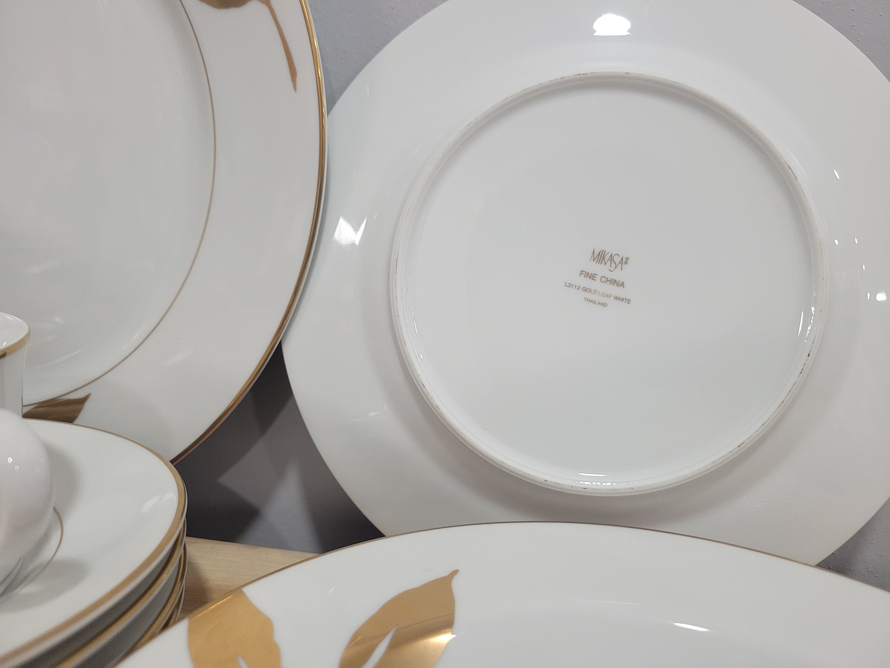 Mikasa Gold Leaf White Fine China Place Setting for 4 - Set of 20