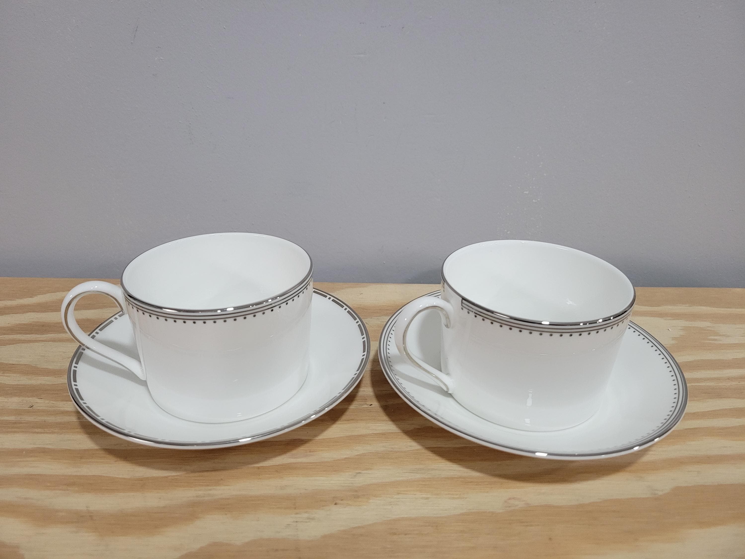 ウェッジウッド  Vera Wang Grosgrain お皿 Amazon.com: Wedgwood Vera Wang Grosgrain 5-Piece Place Setting