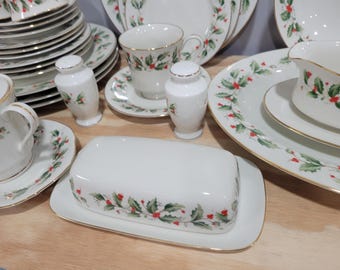 Royal Gallery / the Trimmings Holly Christmas Japan Fine China