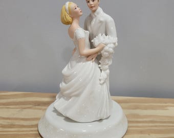 LENOX Opal Innocence Wedding Promises Bride & Groom Cake Topper Figurine