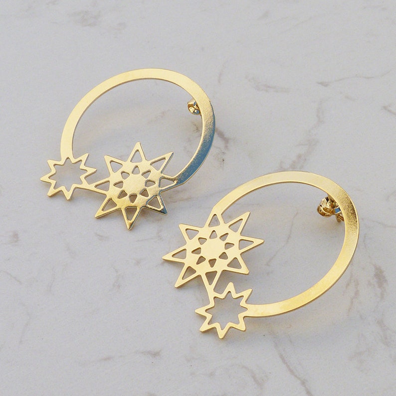 Star-shaped earrings, creole inspiration in fine gold-plated brass image 3