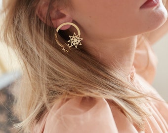 Star-shaped earrings, creole inspiration in fine gold-plated brass