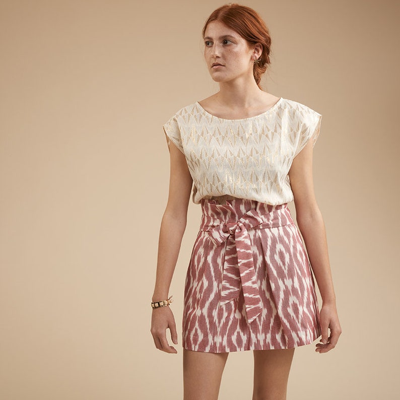 Short skirt for women with ikat pattern in boho chic style, removable belt, high waist, lined image 1