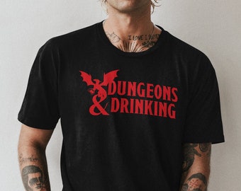 ダンジョンズ＆ドリンクTシャツ、RPGゲーマー、オタクギフト