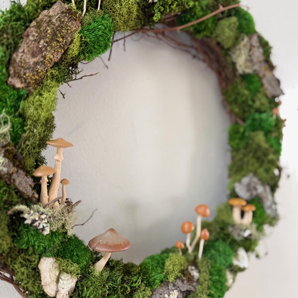 Mushroom Moss Woodland Wreath: Forest Decor, 18"