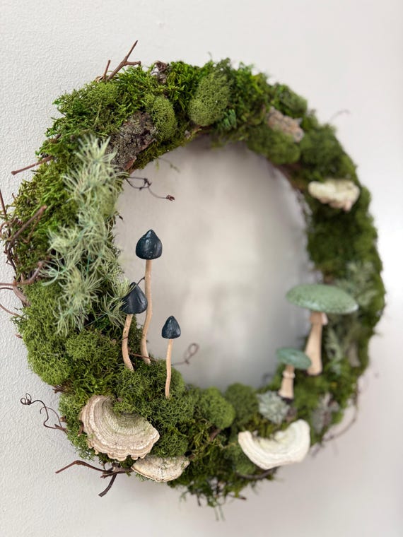 Mushroom Moss Wreath: 15" Living Wall Art, Forest Decor