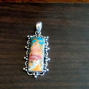 Colgante rectangular con forma de ostra espinosa