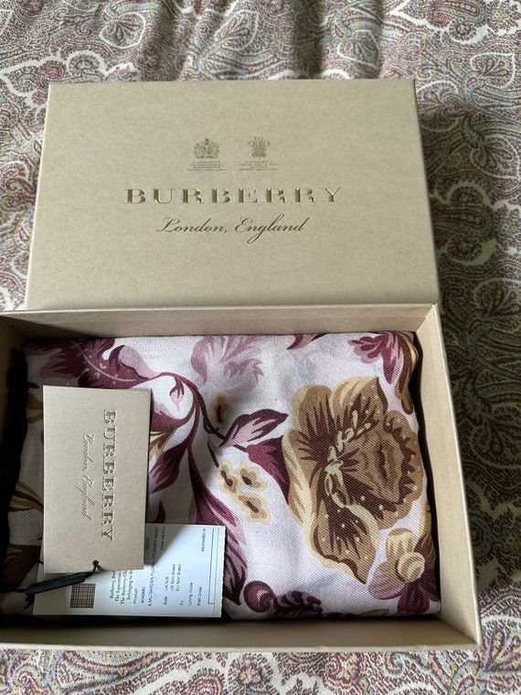 Burberry 100% Cashmere Scarf