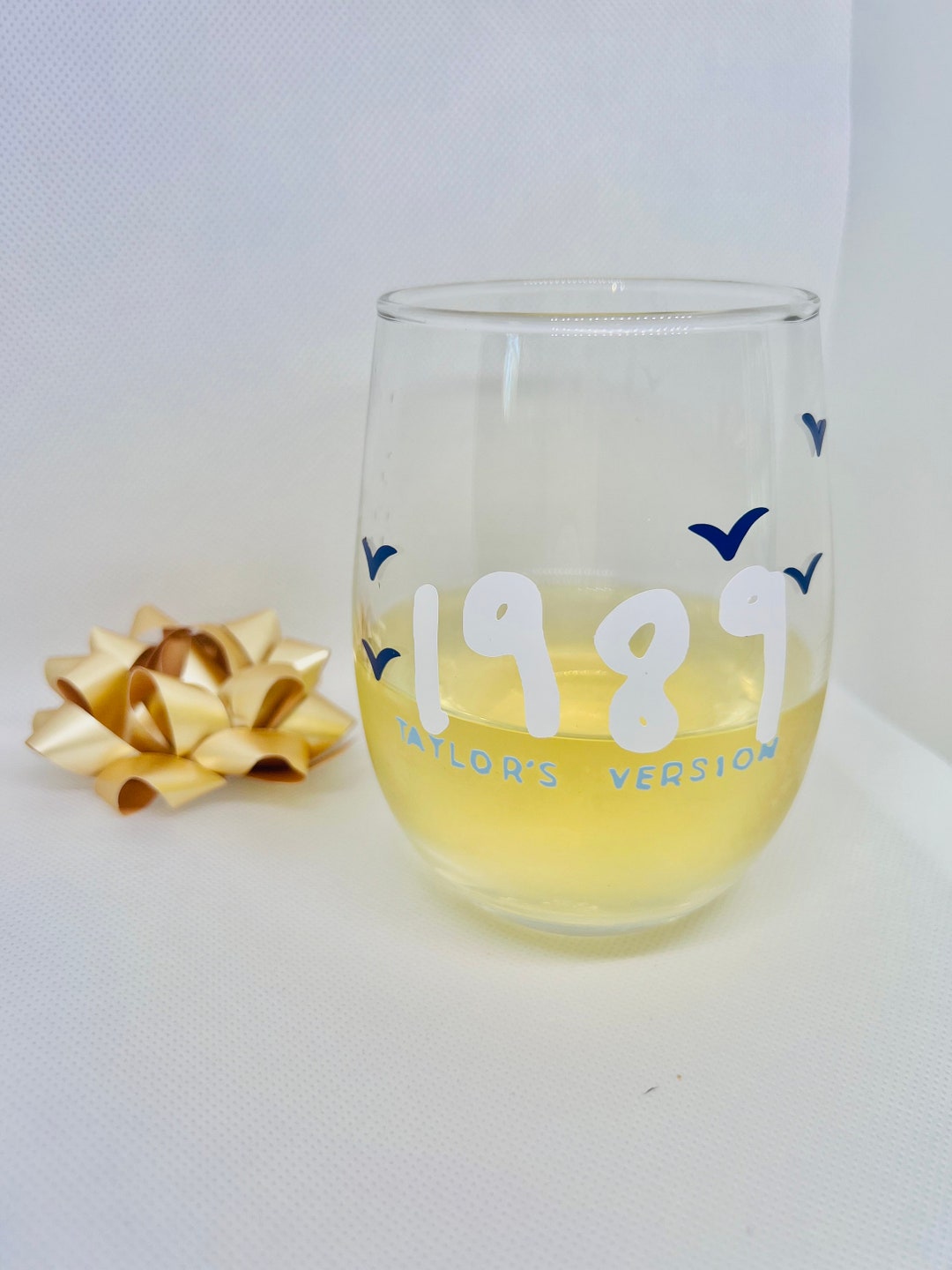 1989 1989 Taylor Swift Wine Glass personalized 1989 Wine Glass Gift for