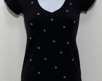 Camiseta AB Flower feita à mão com strass