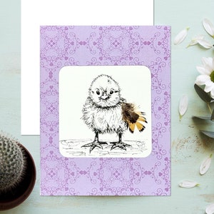 Carte de voeux faite main de bébé poulet avec plume trouvée - jolie carte inspirée de la nature durable