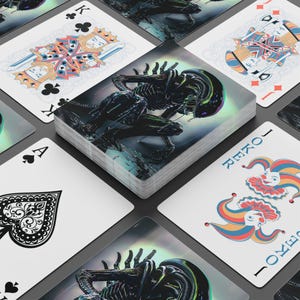 Cartas de póquer para fanáticos de los extraterrestres y amantes de los xenomorfos, obsequio de ciencia ficción, baraja única, criaturas espaciales, diseño extraterrestre