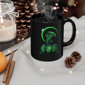 Xenomorph Delight Alien Lovers, Tazza da caffè aliena, Tazza da tè fantascientifica, Regalo creatura spaziale, Decorazione cucina unica