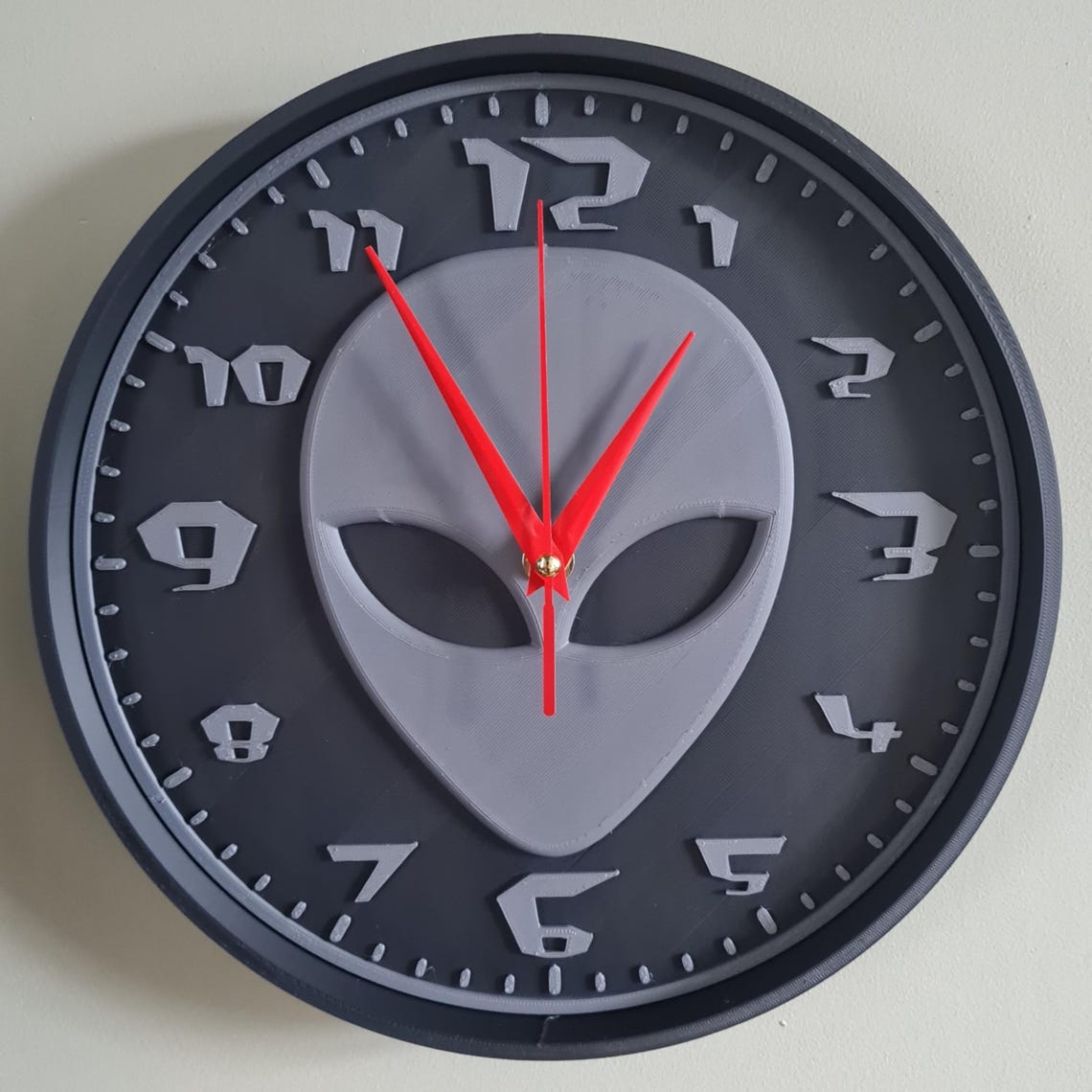 Grey Alien Head Wall Clock - Dodge Designs 3D Print - Etsy