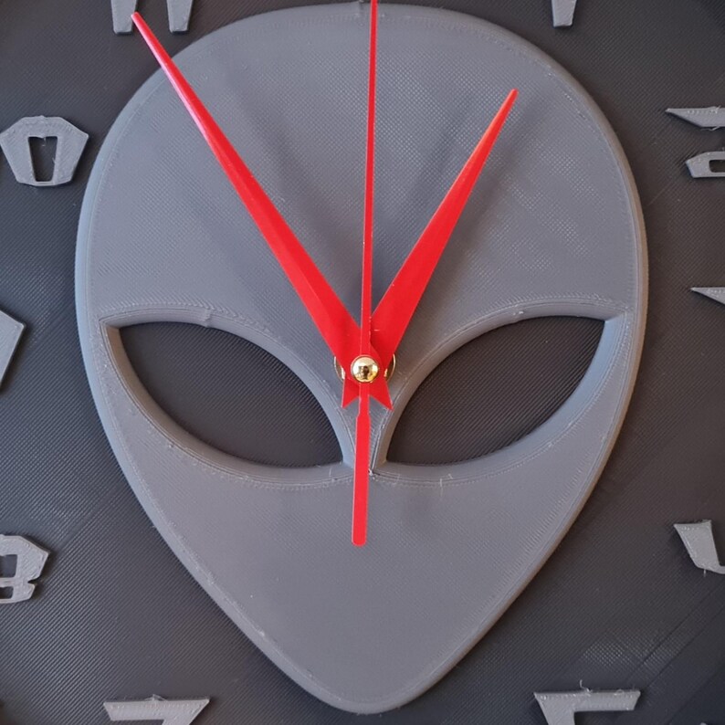 Grey Alien Head Wall Clock - Dodge Designs 3D Print - Etsy
