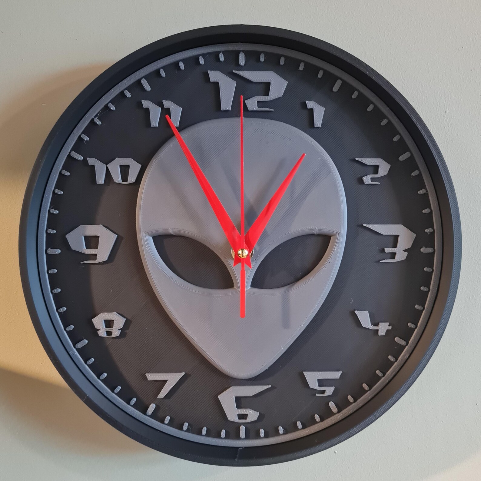 Grey Alien Head Wall Clock - Dodge Designs 3D Print - Etsy
