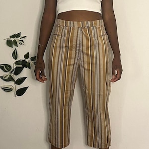 Stripped capri pants size 8