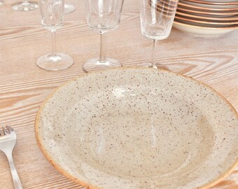 Assiette creuse beige mouchetée « VANILLE »