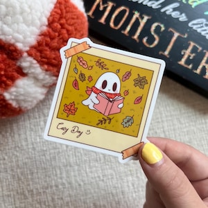 Cute Ghost Sticker|Spooky Halloween Sticker|Ghost Sticker|Bookish Reading Sticker|Vintage Halloween Sticker|Waterproof Vinyl Kindle Sticker|