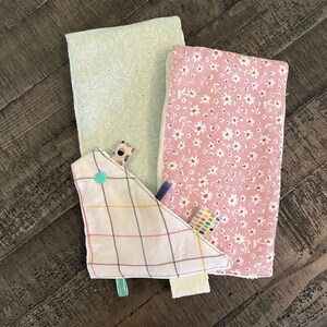 Baby Burp Cloth Bundle | Baby Girl Burp Cloth | Baby Girl Gift | Floral Theme| Baby Shower Gift | Crinkle Toy | Baby Sensory Toy | Tag toy