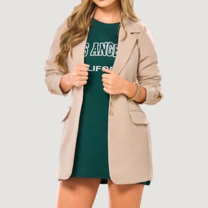 Tailored Blazer for Women – Lined, Pocketed, and Timeless Design.