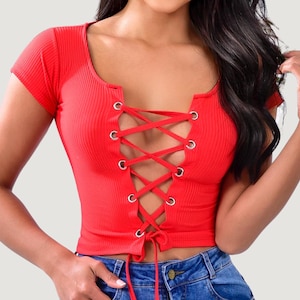 Women&#39;s Sexy Ribbed Crisscross Cami Top with Short Sleeves.