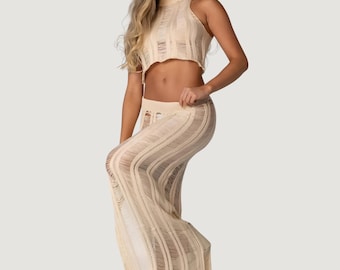 Abito estivo all'uncinetto in morbida maglia di pizzo – Scollo all'americana, lunghezza maxi e silhouette femminile per un'atmosfera boho.