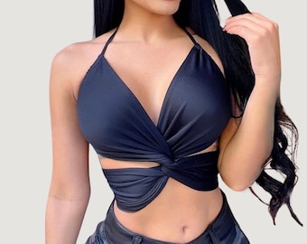 3-in-1 Versatile Crop Top: Fully Lined for Structure & No-See Style!