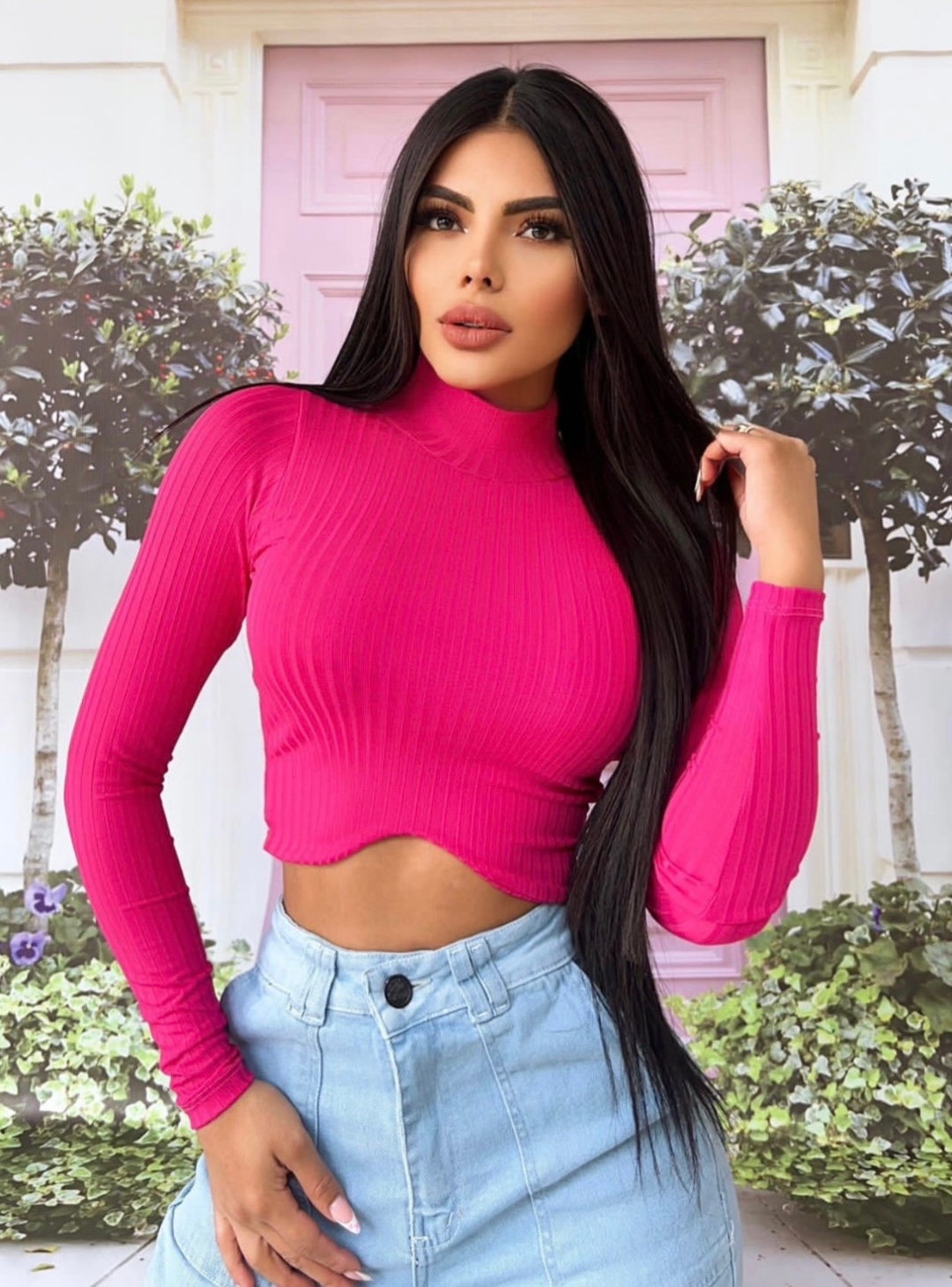 Chic & Versatile Long Sleeve Turtleneck Crop Top: Elevate Your Style for  Any Occasion 