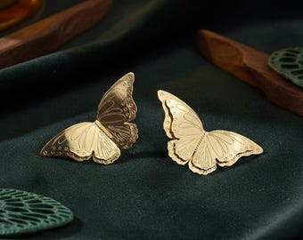 Schmetterling Ohrringe für Damen: Einzigartiges Design mit vergoldeter Bronze