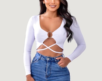 Women&#39;s Crop Top: Smooth, Stretchy, Long-Sleeve, Perfect Fit.