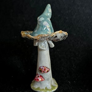 Cogumelo de porcelana de ouro 23kt: decoração com brilho iridescente
