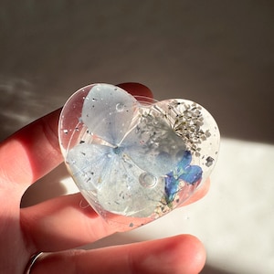 MagSafe Phone Grip Holder Resin Griptok Phone Accessory Heart Phone holder Kawaii Gift for her Magnetic phone aesthetic Clear Heart Minimal