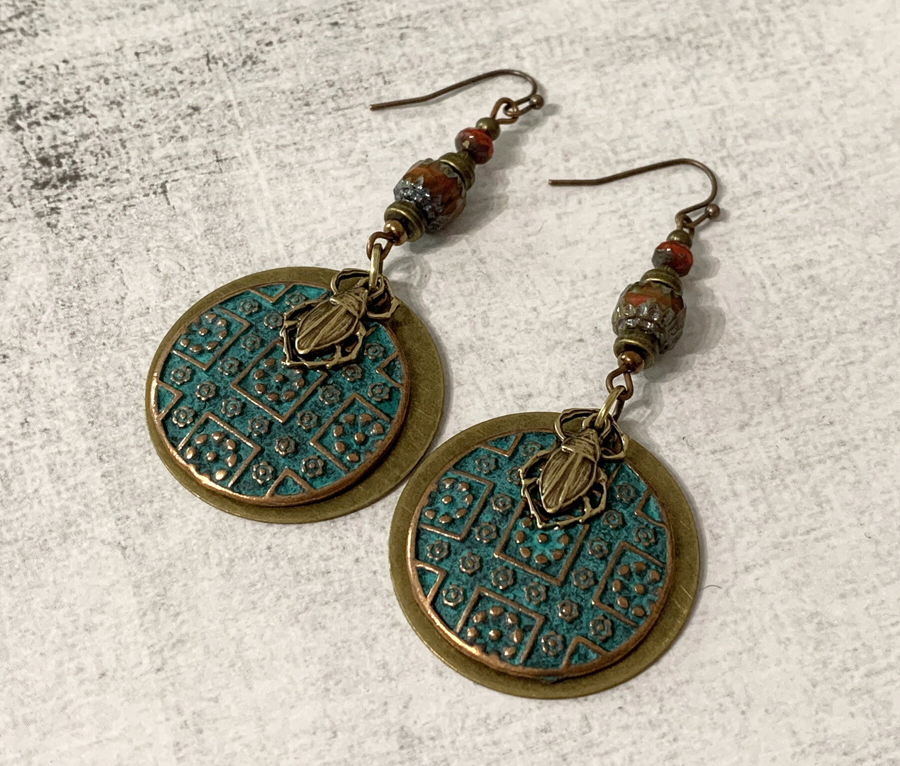 Boucles D'oreilles Pendantes Bronze Et Scarabée – Cabochon Insecte – SHAMAYA KREA