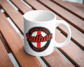 Taza personalizada con orgullo inglés: nombre y año personalizados, cruz de San Jorge, regalo patriótico para los amantes de Inglaterra.