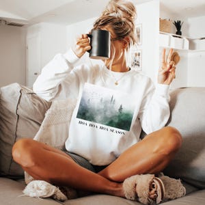 Hoa Hoa Crewneck, Hoa Sweatshirt, Hoa Hoa Hoa Season, Hoa Print Pullover, Cozy Sweater, Unisex Crewneck with Hoa Print
