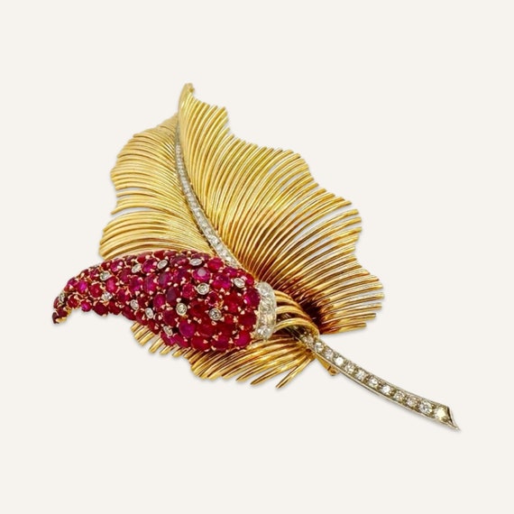 1940s Deco 18k Gold Leaf With Ruby and Diamond Sp… - image 5