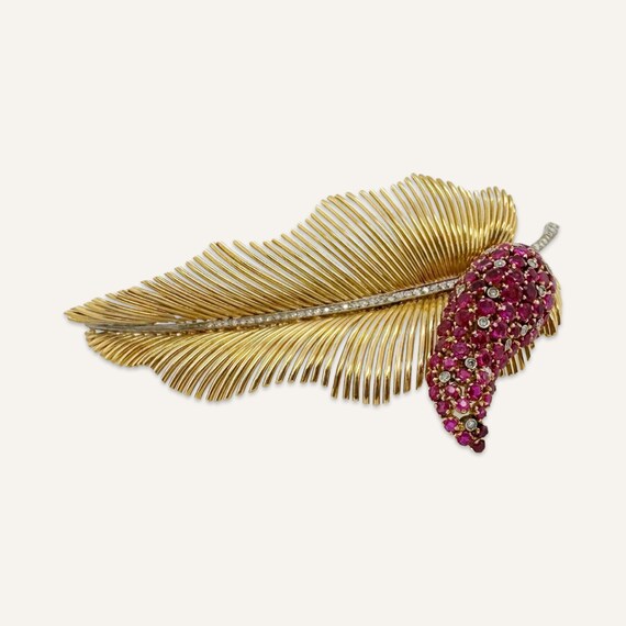 1940s Deco 18k Gold Leaf With Ruby and Diamond Sp… - image 4