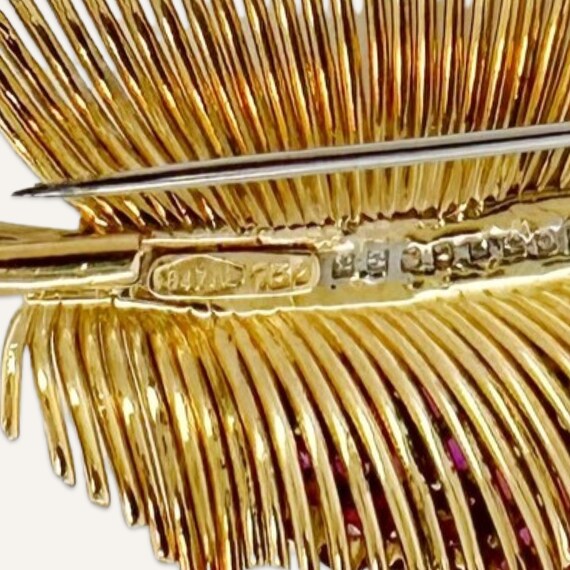 1940s Deco 18k Gold Leaf With Ruby and Diamond Sp… - image 9
