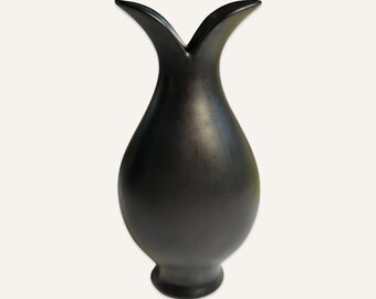 Eva Zeisel Organic Form Earthenware Vase in Black Matte Glaze